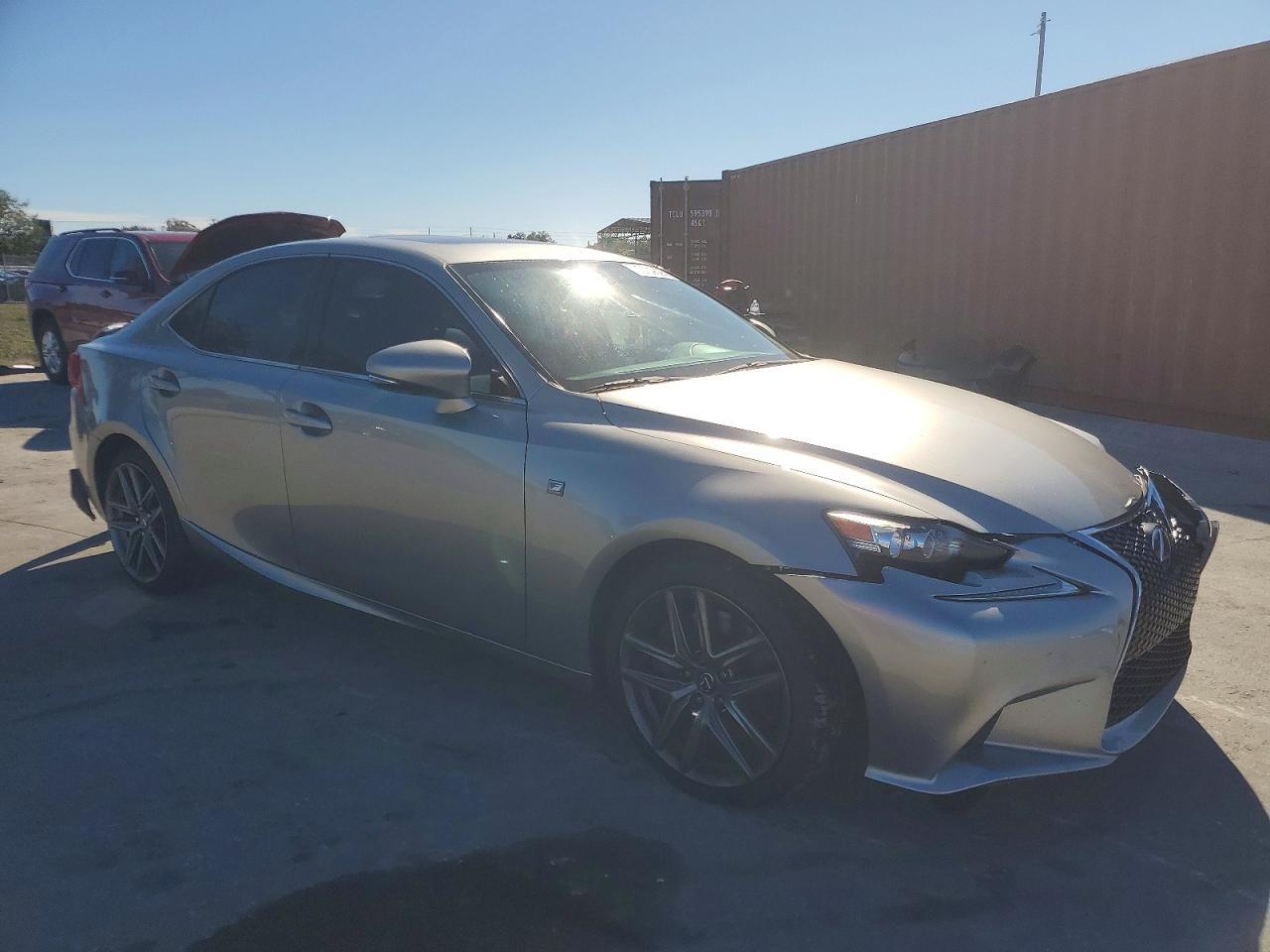 2016 LEXUS IS 200t