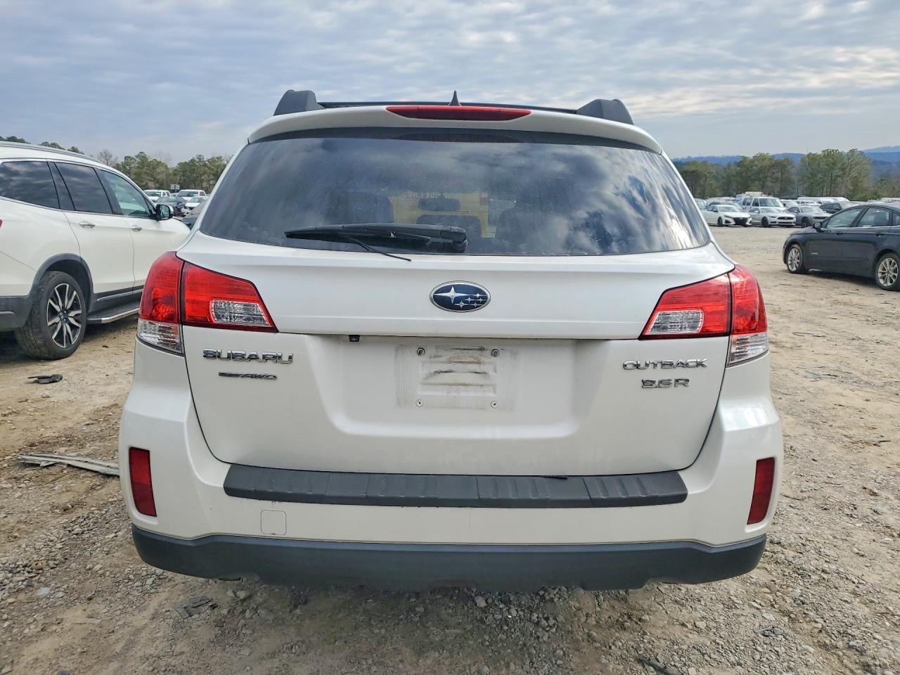 2012 SUBARU Outback