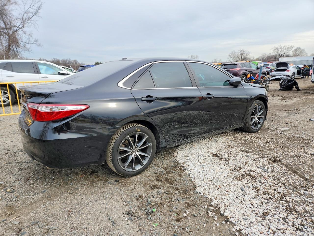 2016 TOYOTA CAMRY