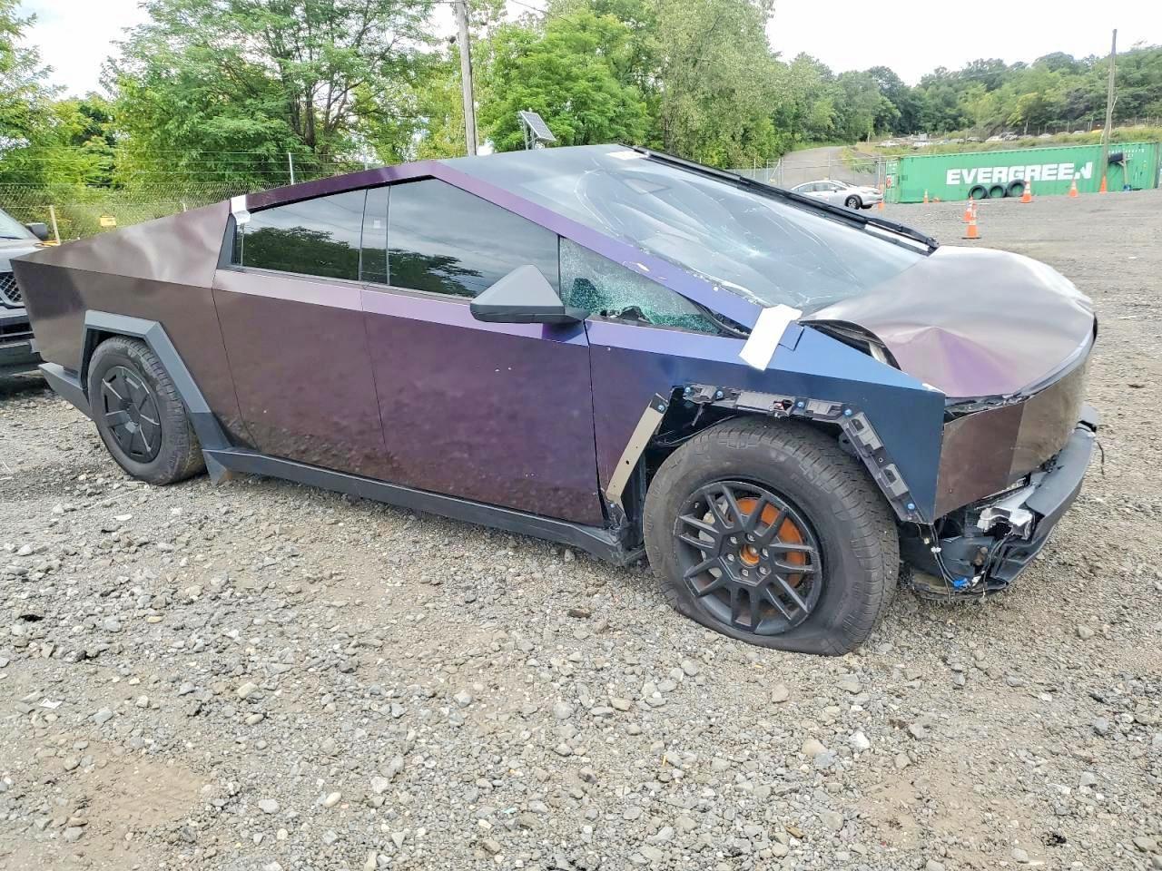 2024 TESLA Cybertruck