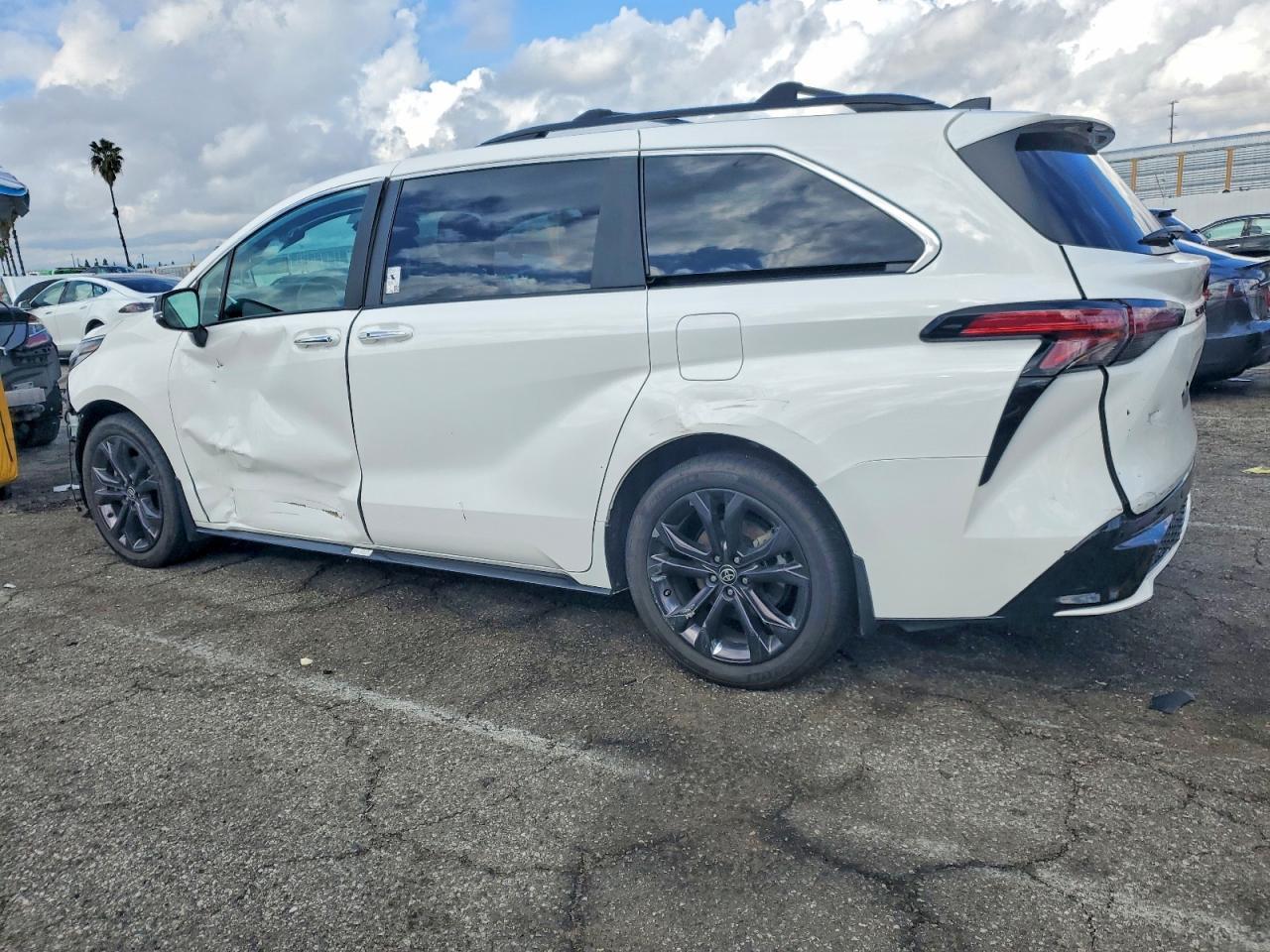 2024 TOYOTA SIENNA