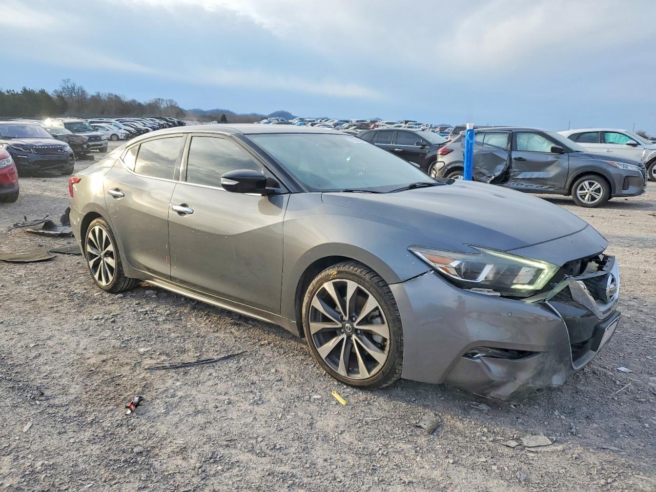 2017 NISSAN Maxima