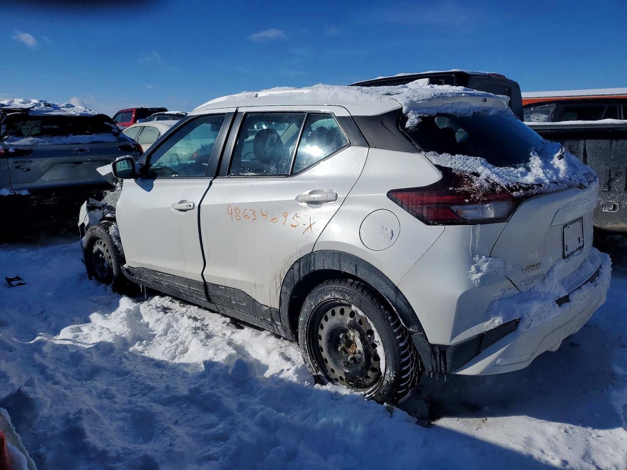 2021 NISSAN KICKS