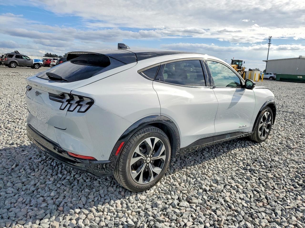 2023 FORD Mustang Mach-E