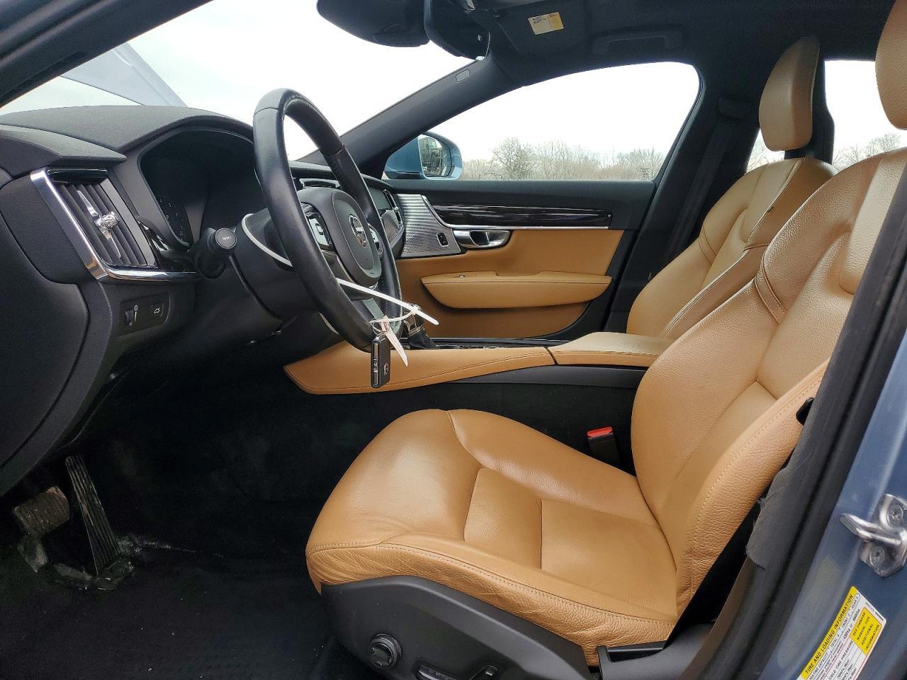 2018 VOLVO S90