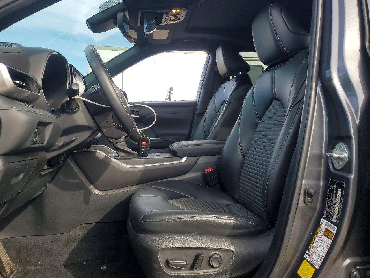 2022 TOYOTA HIGHLANDER