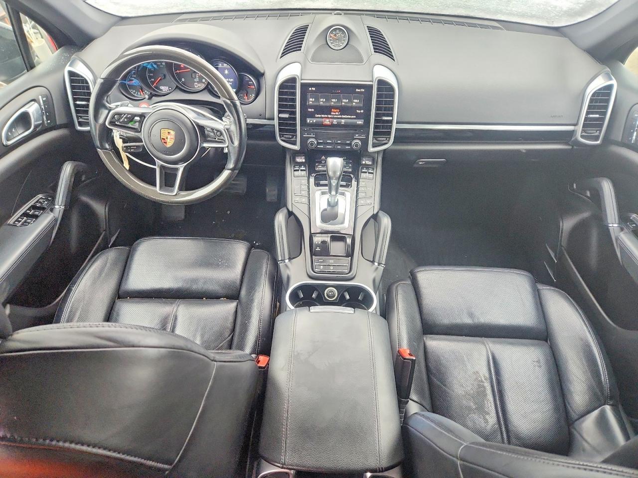 2018 PORSCHE CAYENNE