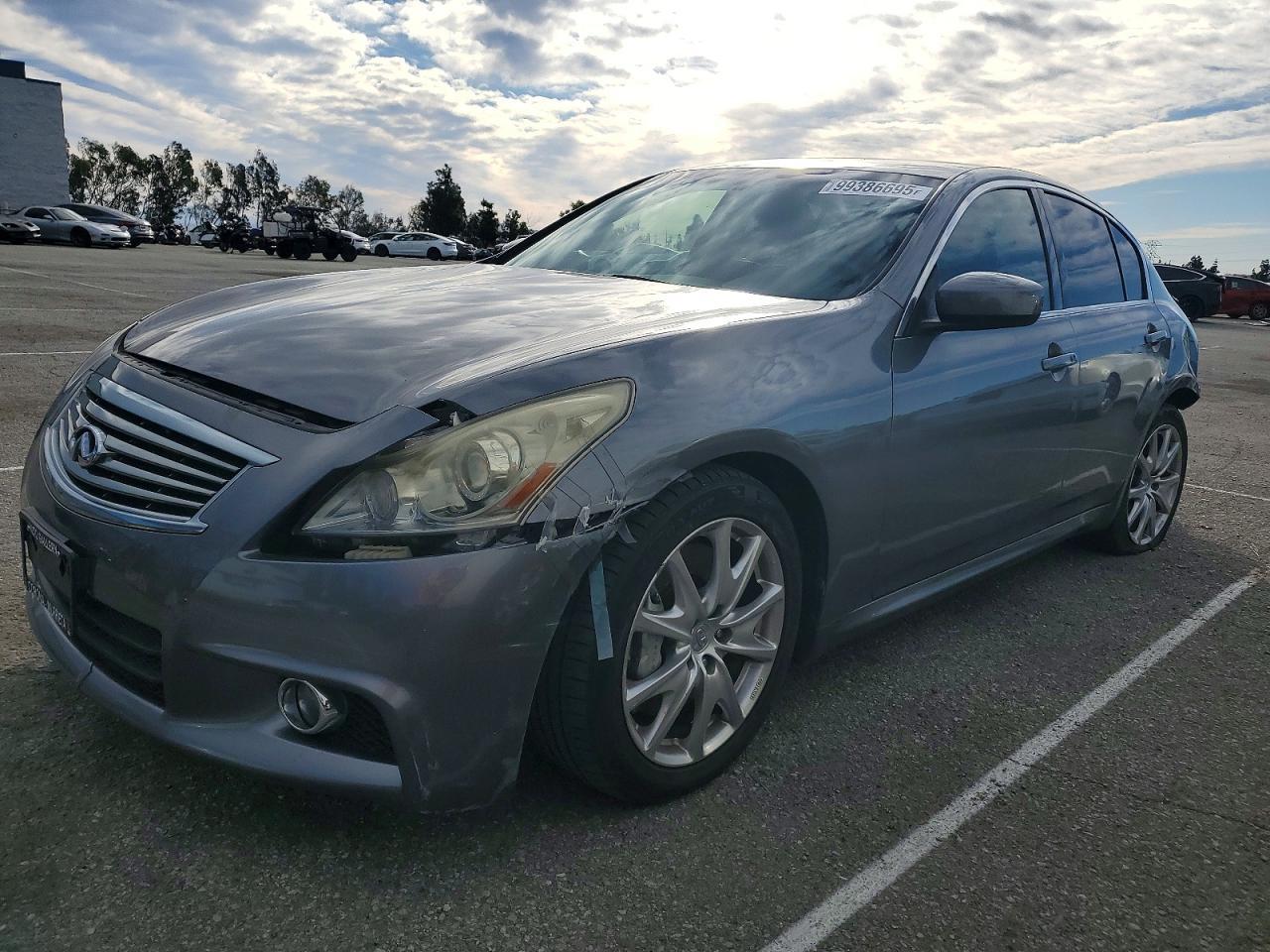 2011 INFINITI G37