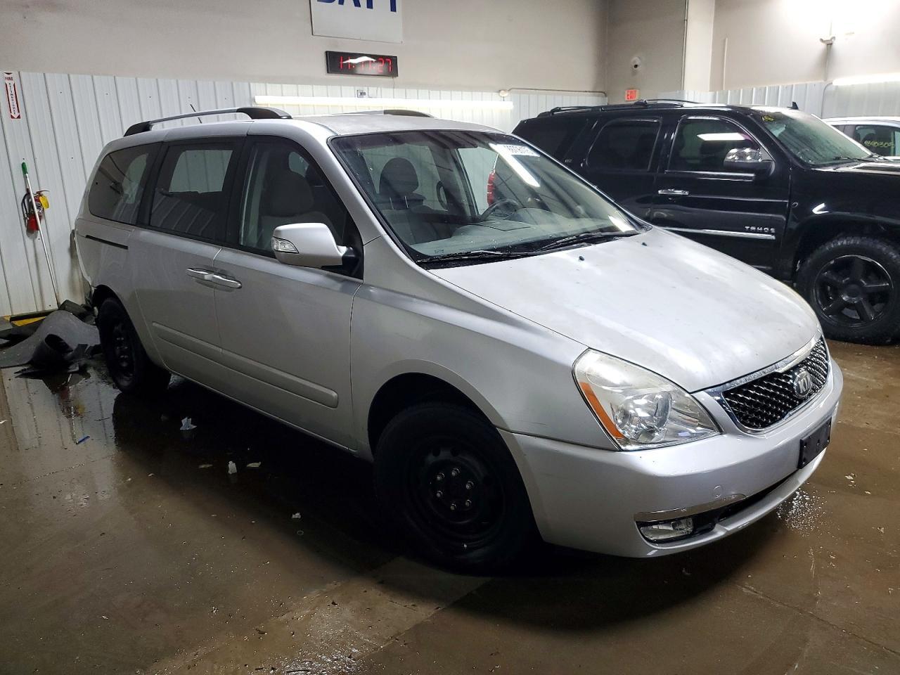 2014 KIA SEDONA