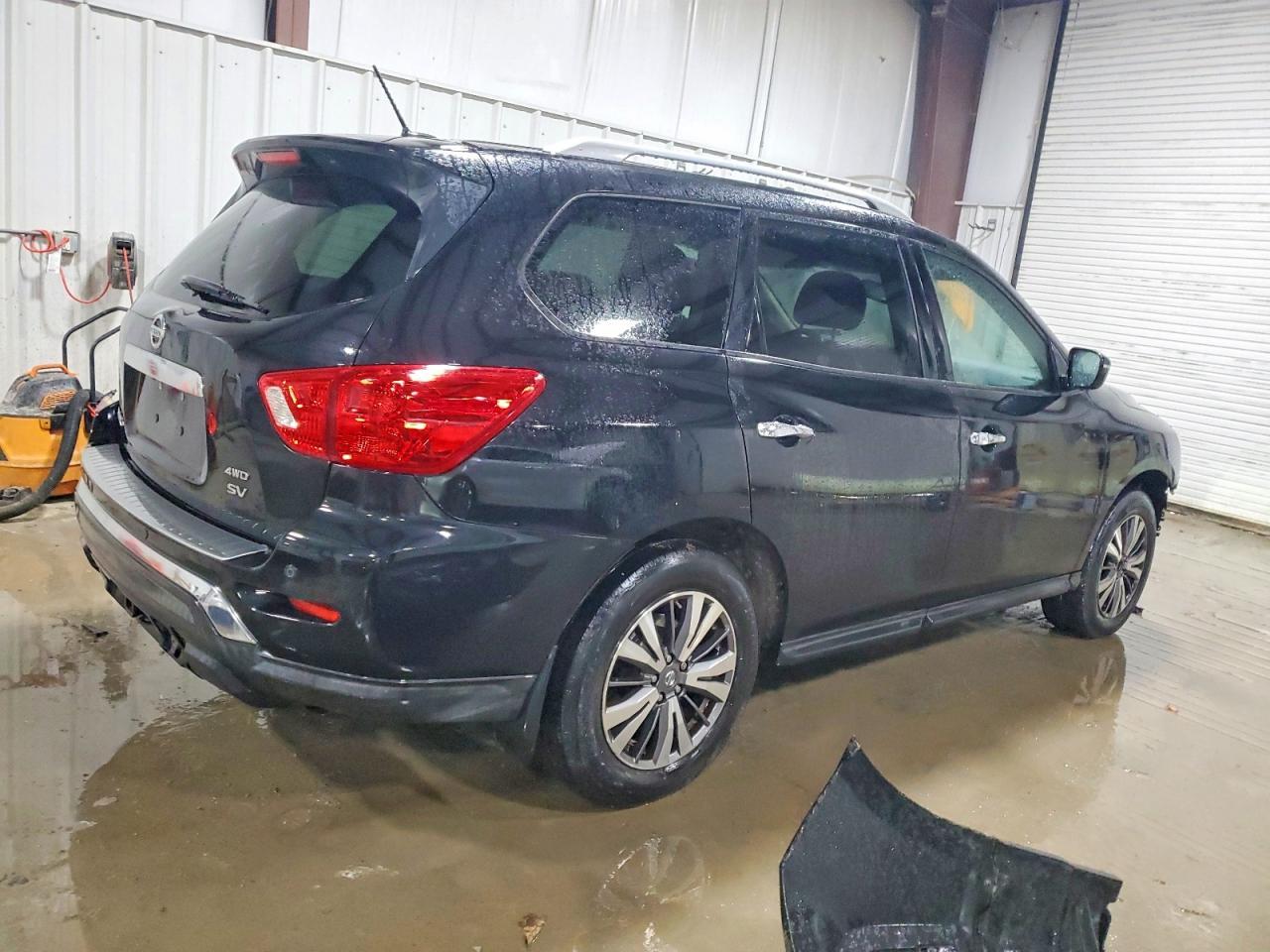 2017 NISSAN PATHFINDER