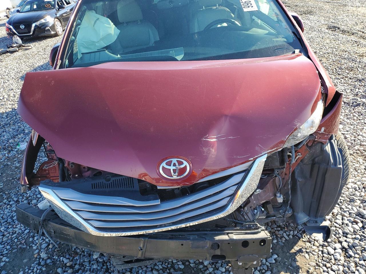 2015 TOYOTA SIENNA