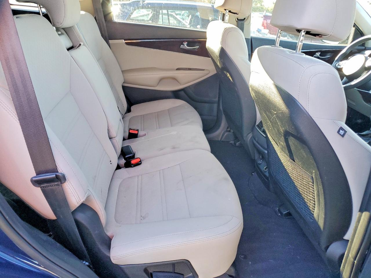 2017 KIA SORENTO