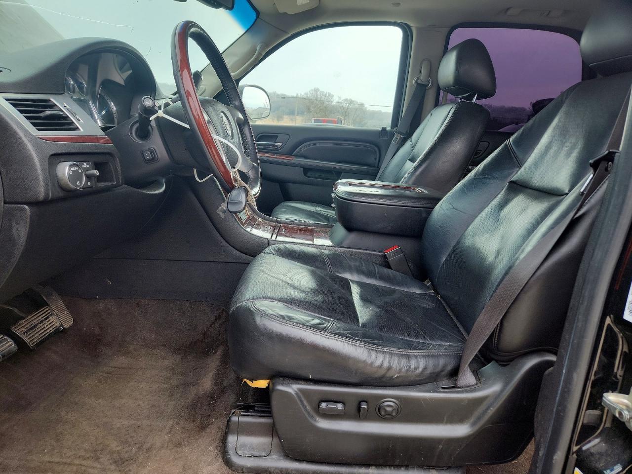 2011 CADILLAC ESCALADE