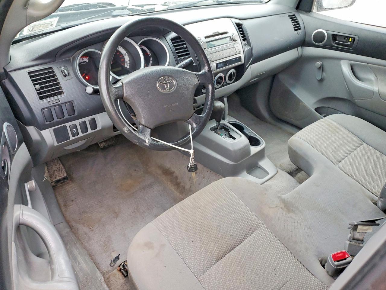 2011 TOYOTA TACOMA