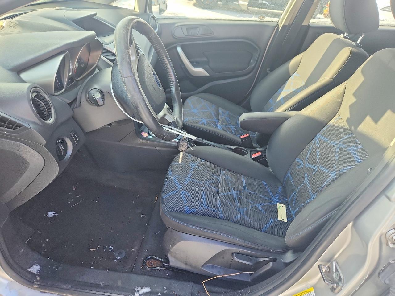 2013 FORD Fiesta