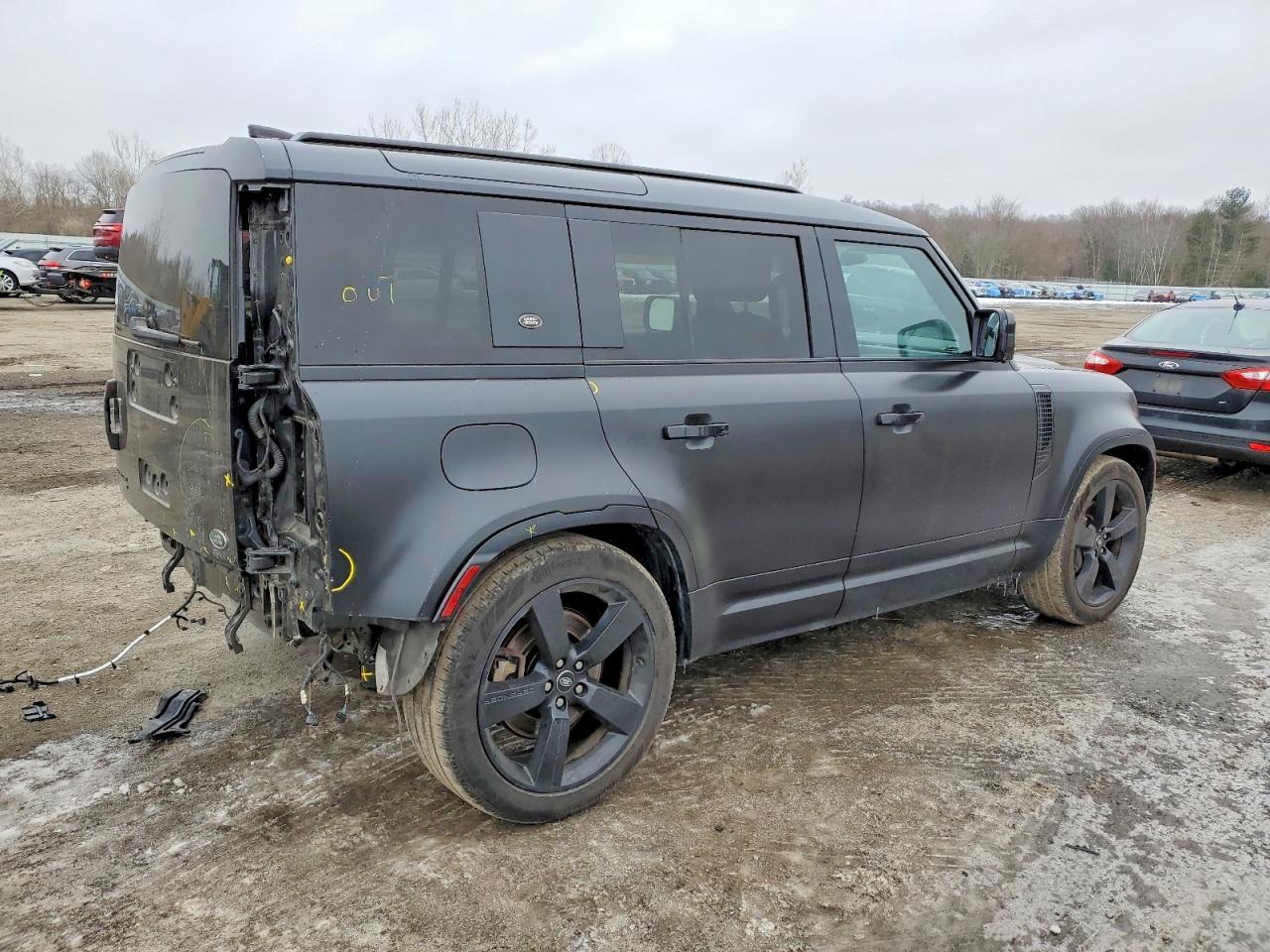 2022 LAND ROVER Defender