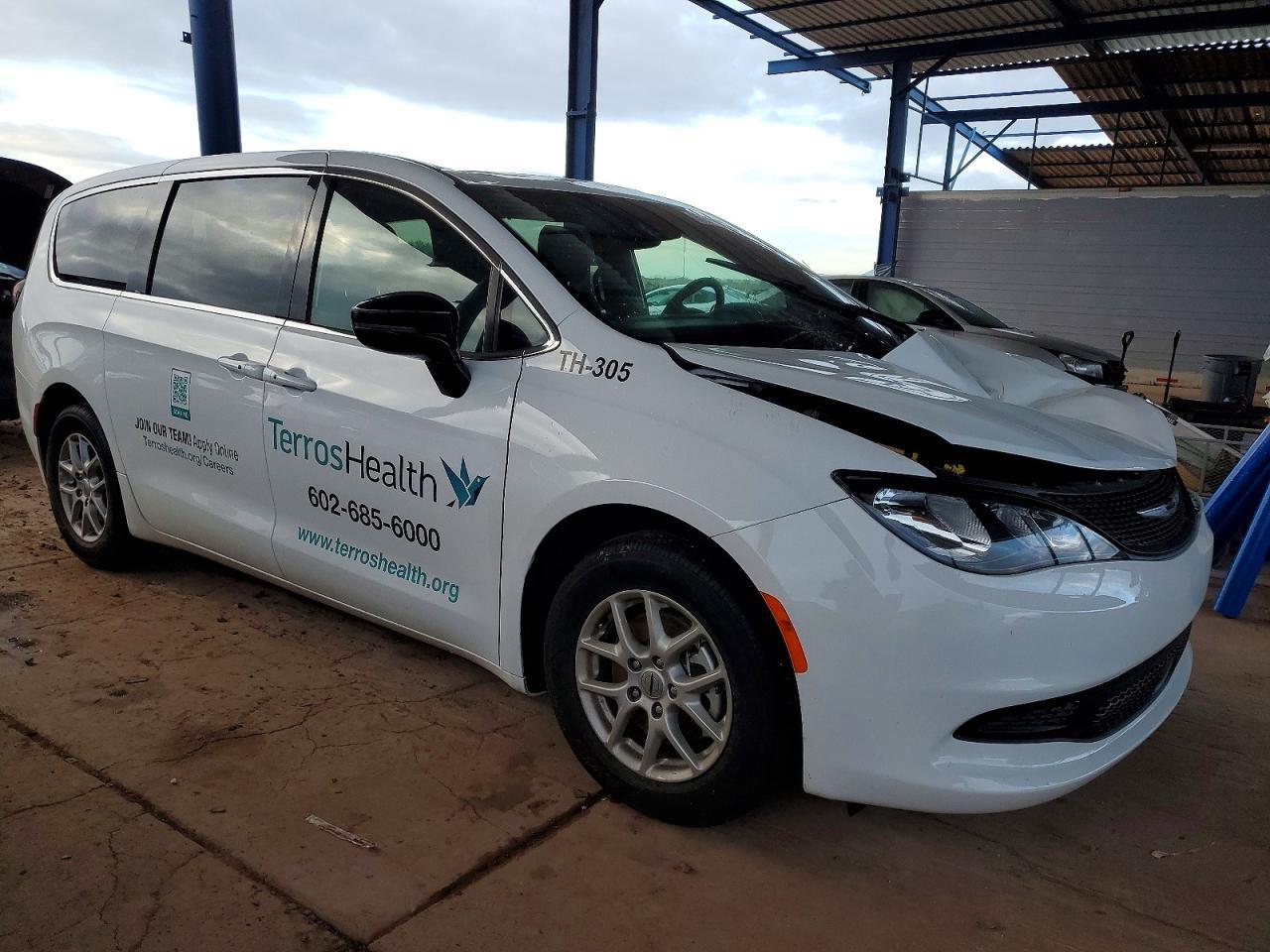 2025 CHRYSLER Voyager
