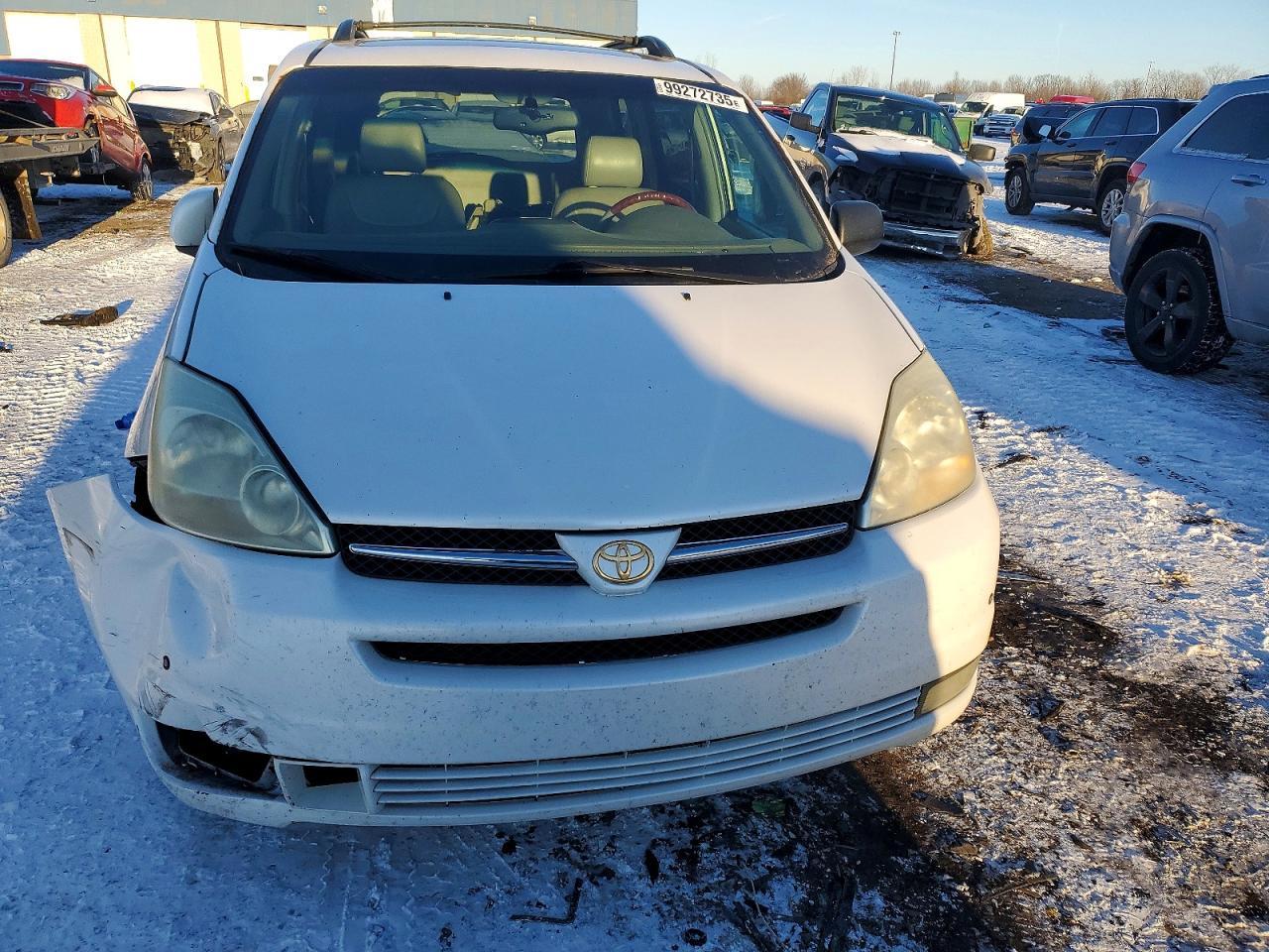 2004 TOYOTA SIENNA