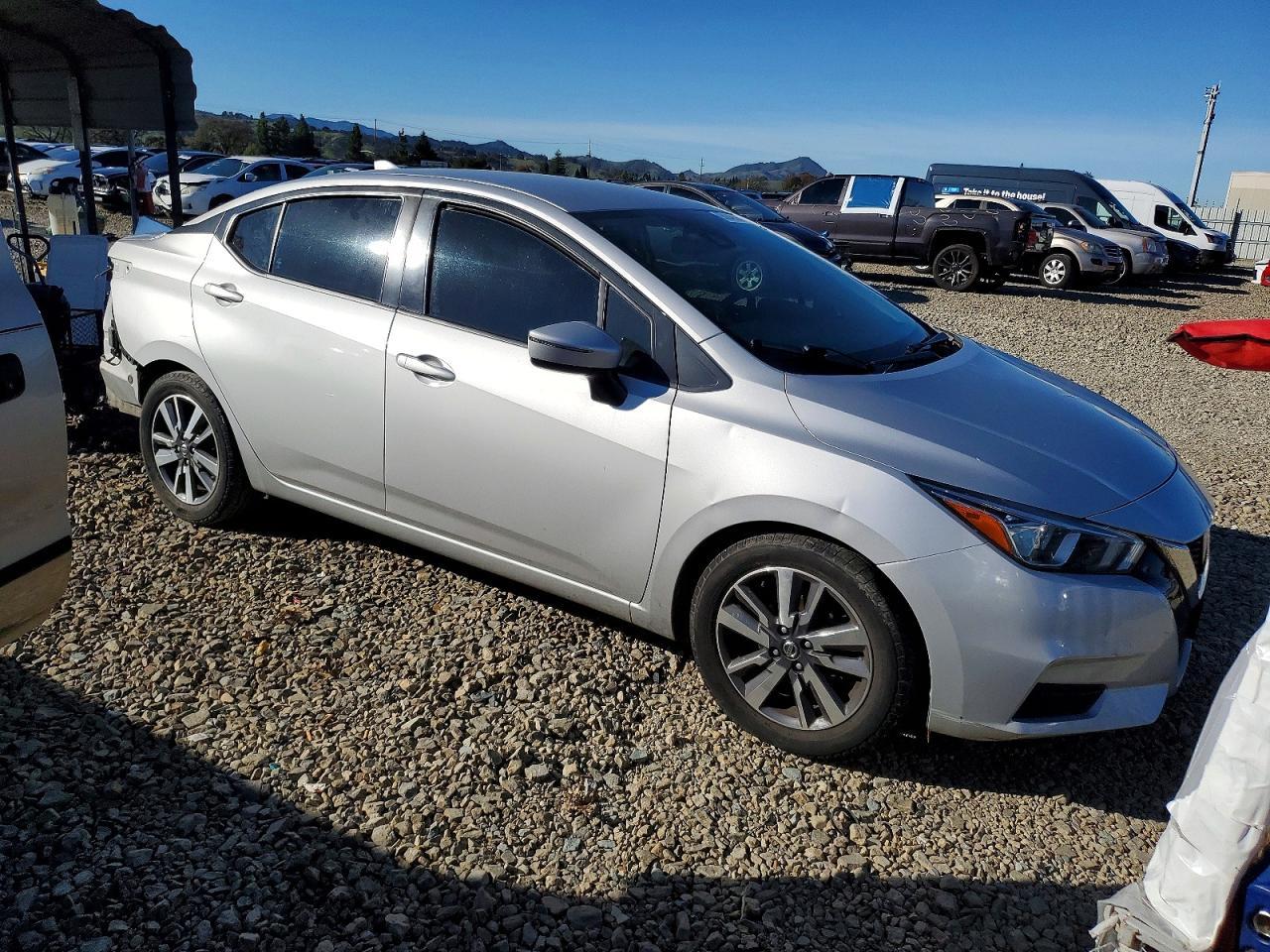 2020 NISSAN VERSA