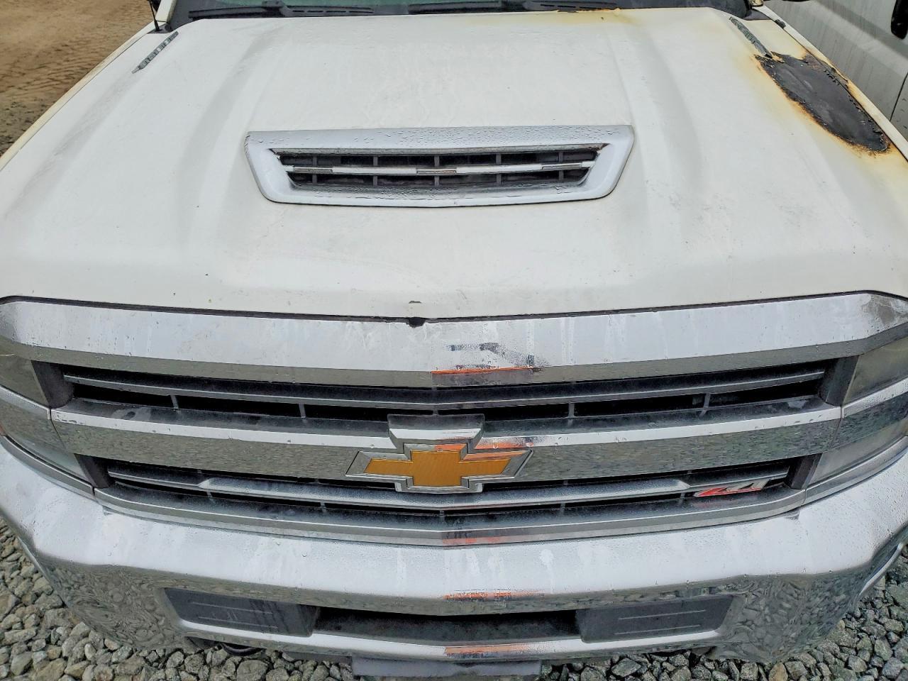 2018 CHEVROLET Silverado