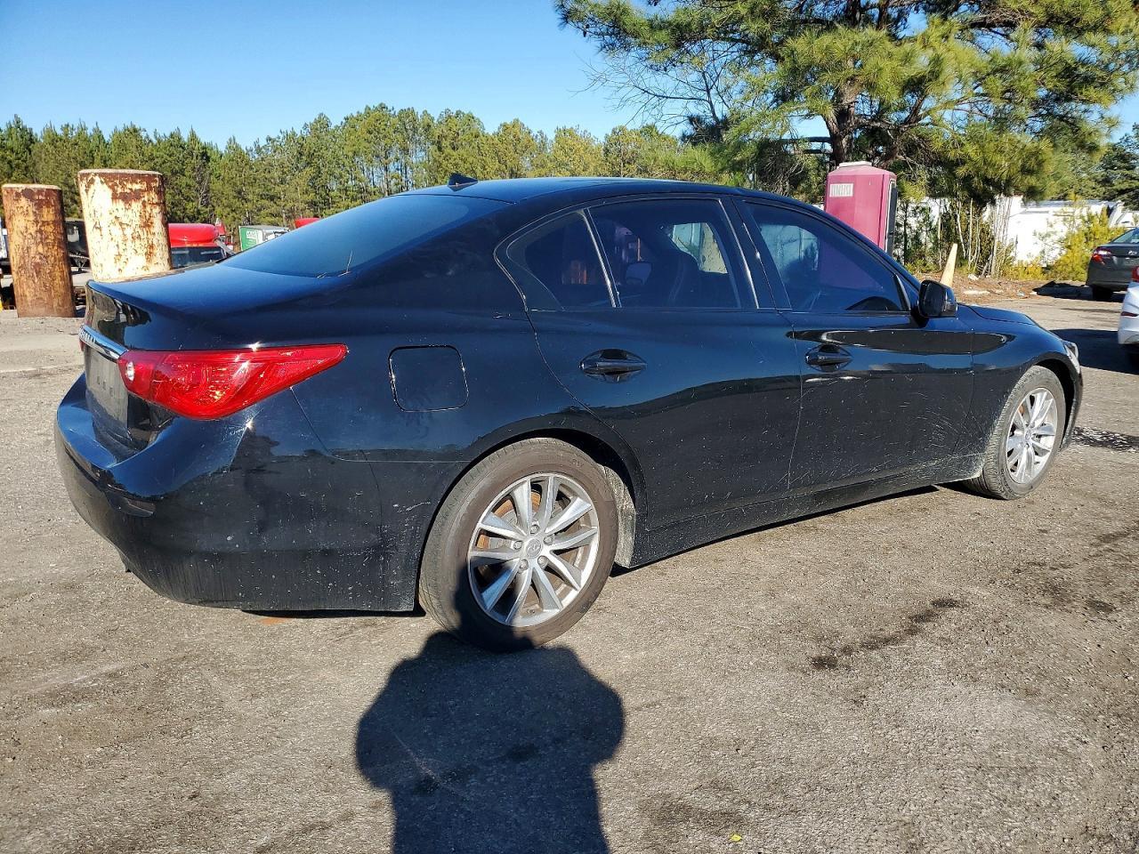 2015 INFINITI Q50