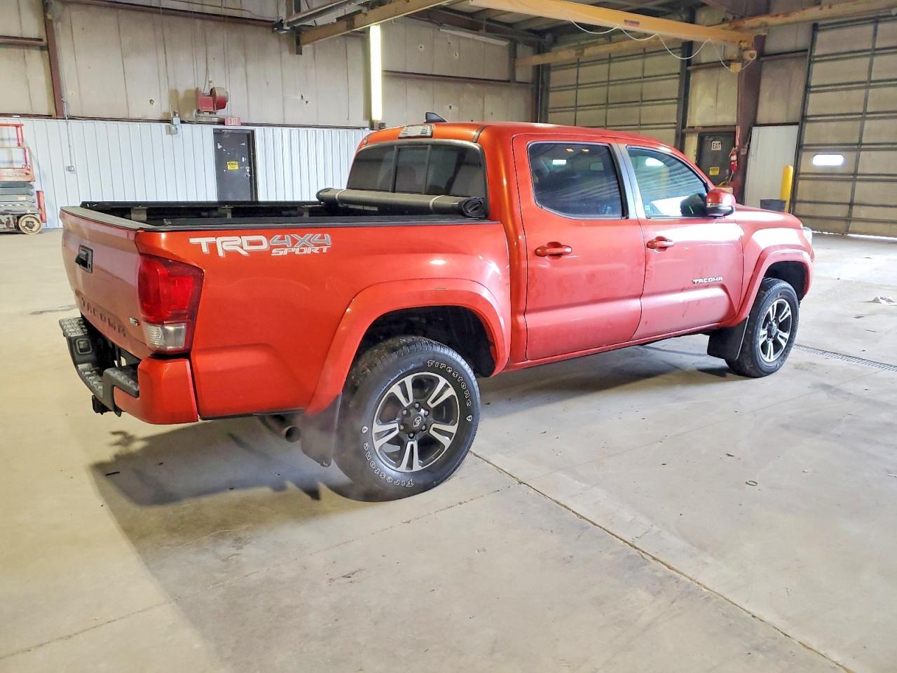 2016 TOYOTA TACOMA