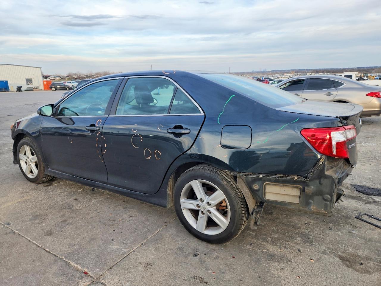 2014 TOYOTA CAMRY