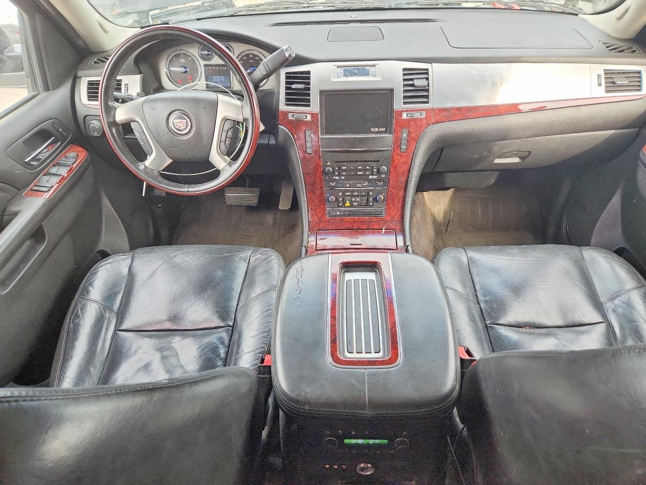 2011 CADILLAC ESCALADE