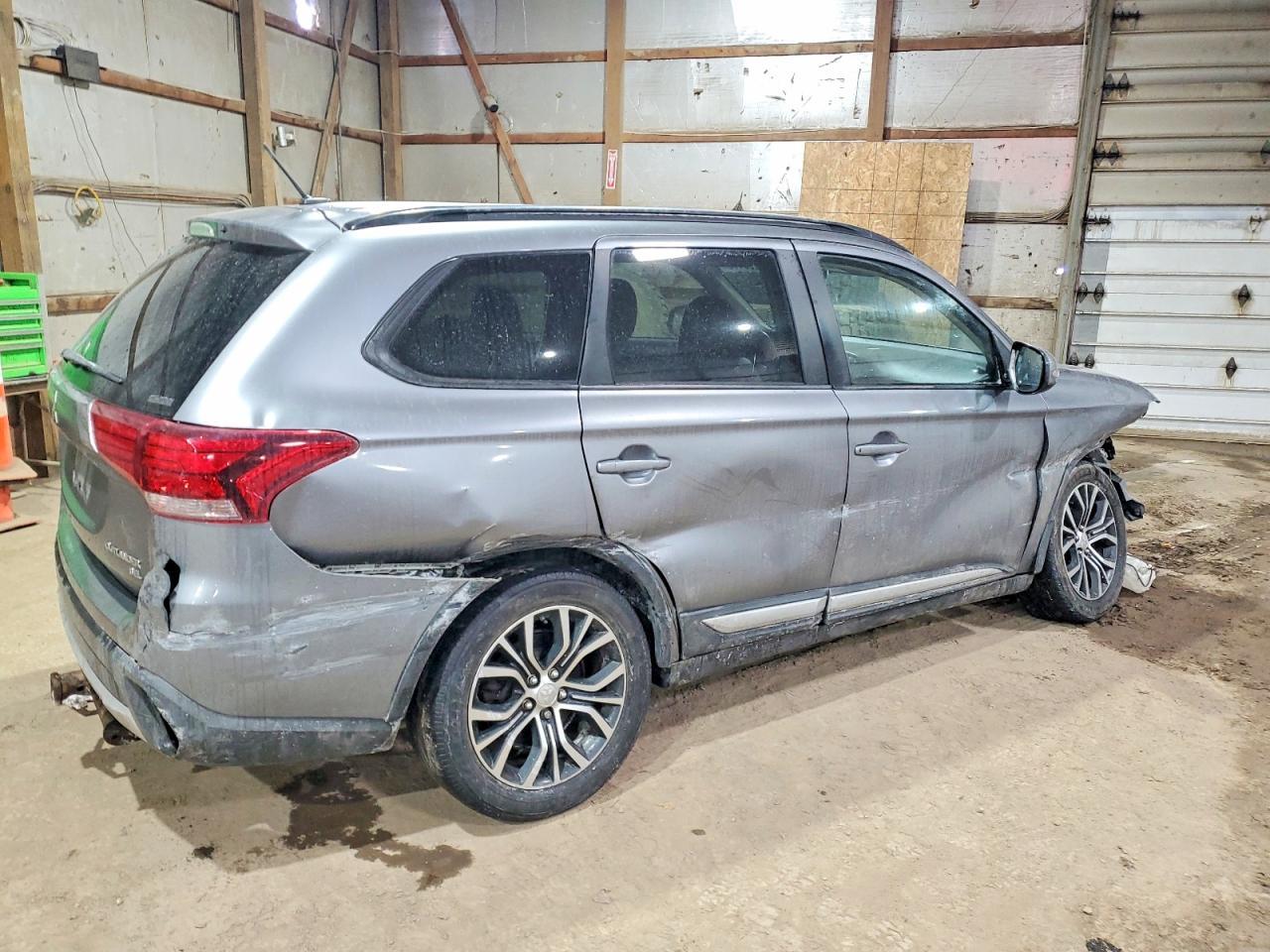 2016 MITSUBISHI outlander