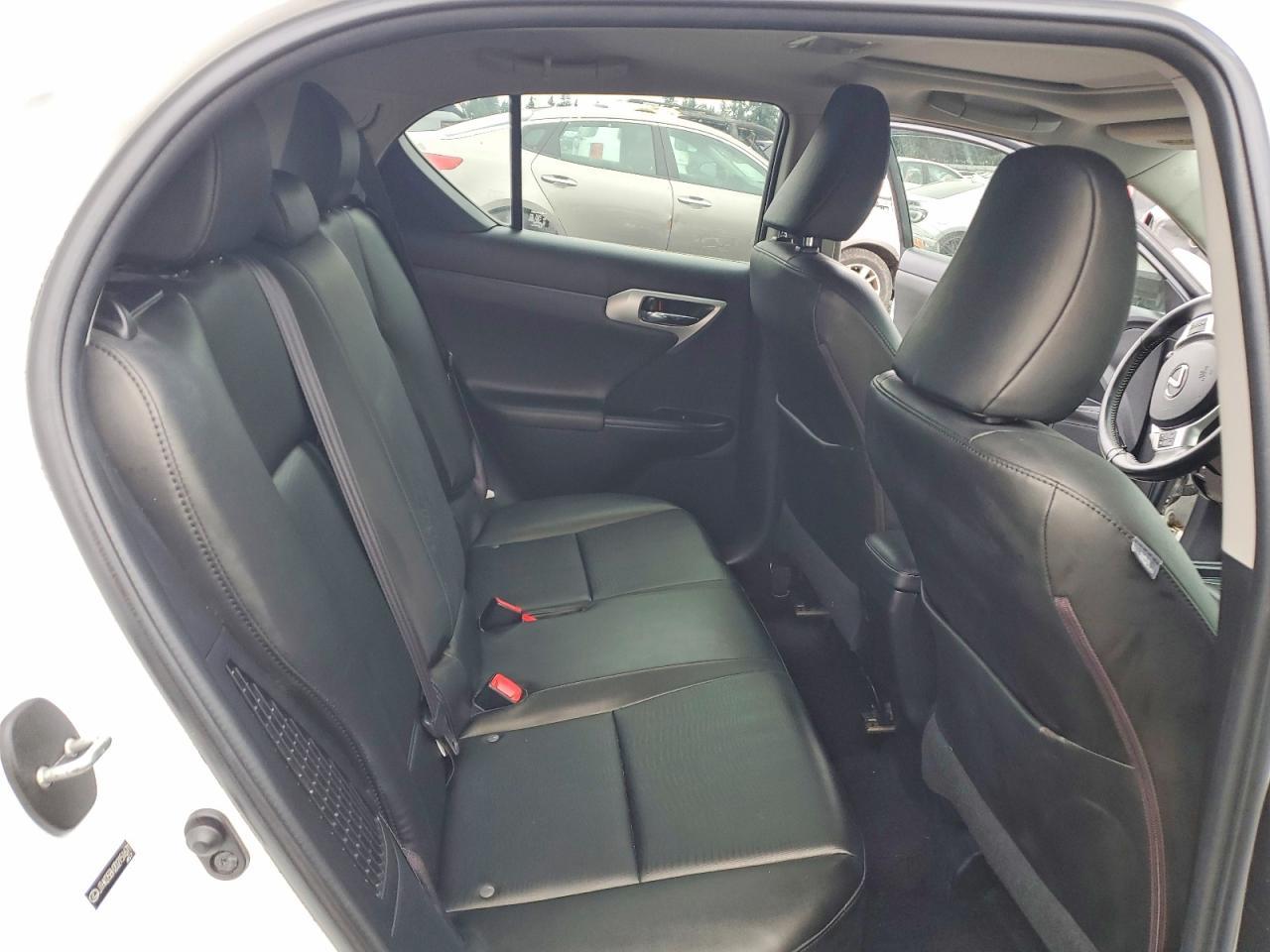 2013 LEXUS CT 200