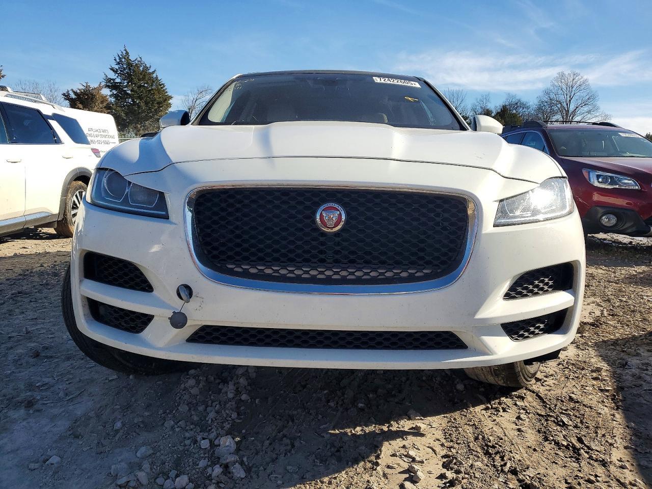2018 JAGUAR F-Pace
