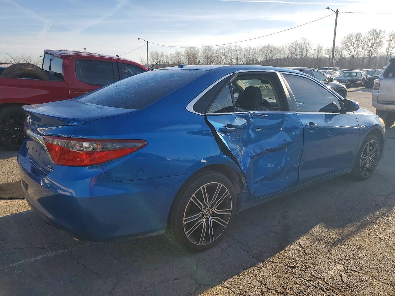 2016 TOYOTA CAMRY