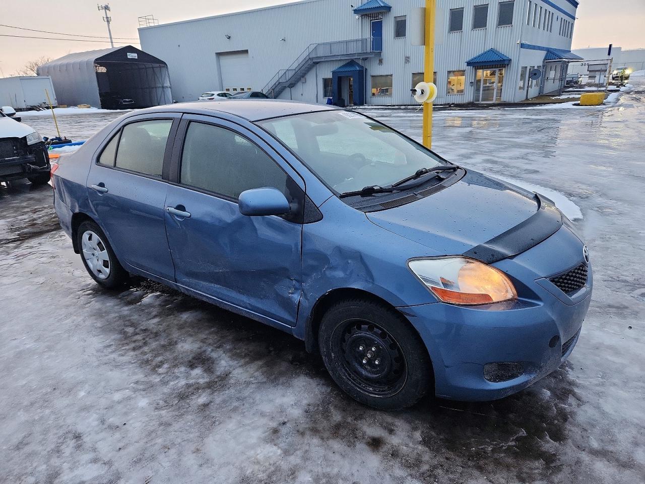 2011 TOYOTA YARIS