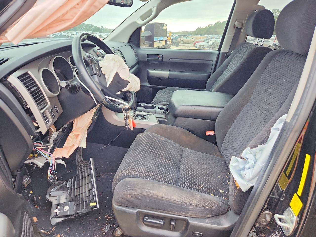 2011 TOYOTA TUNDRA