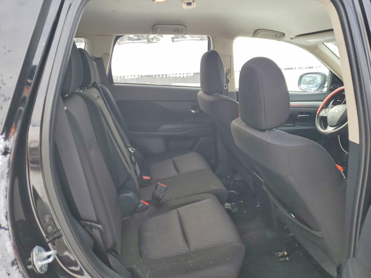 2014 MITSUBISHI outlander
