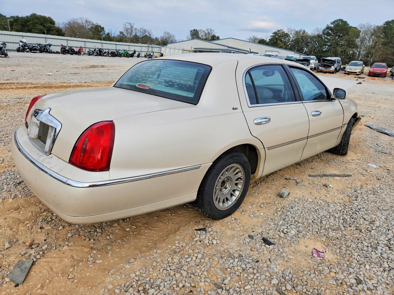 2000 LINCOLN Town Car