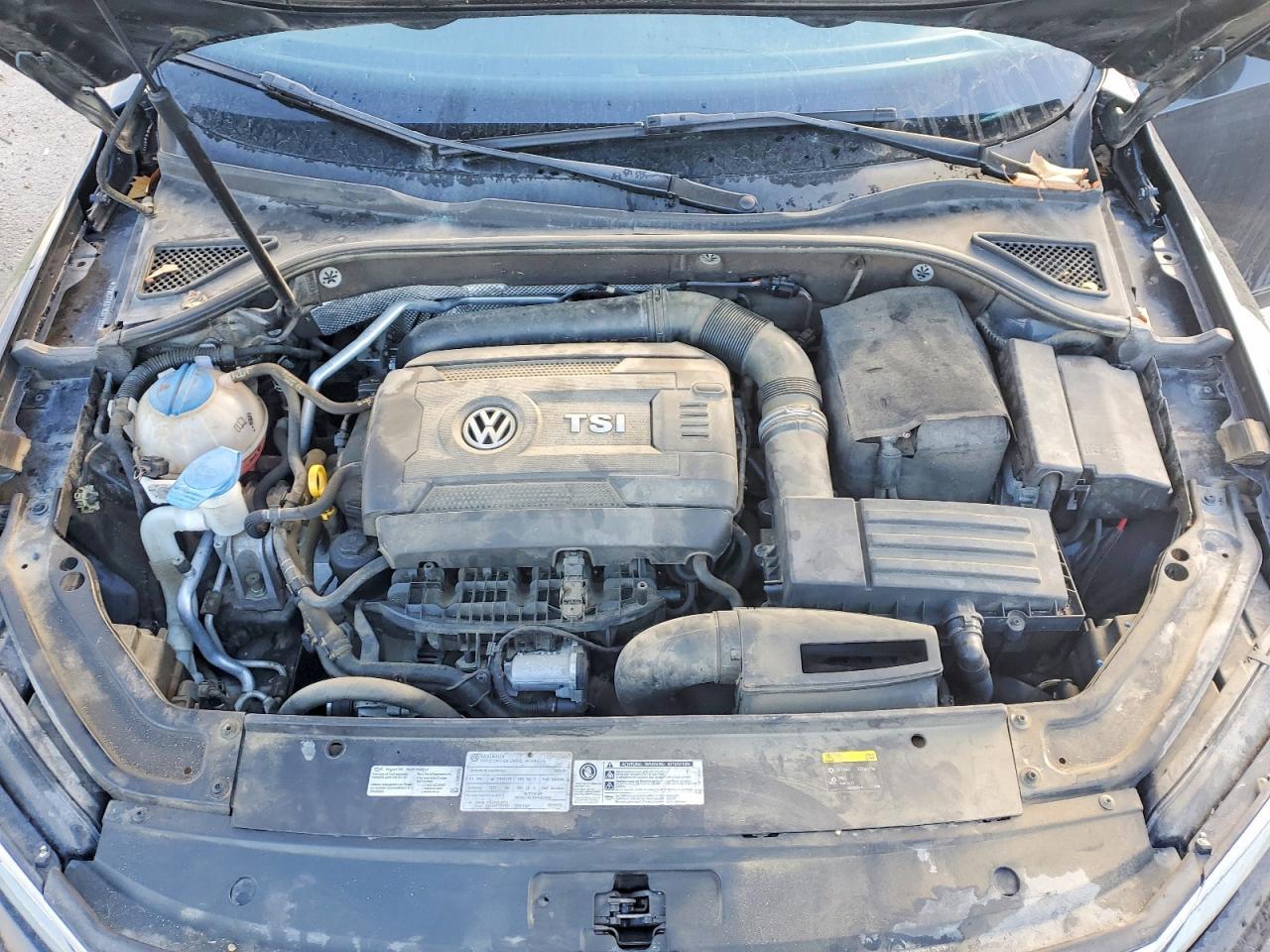 2017 VOLKSWAGEN Passat