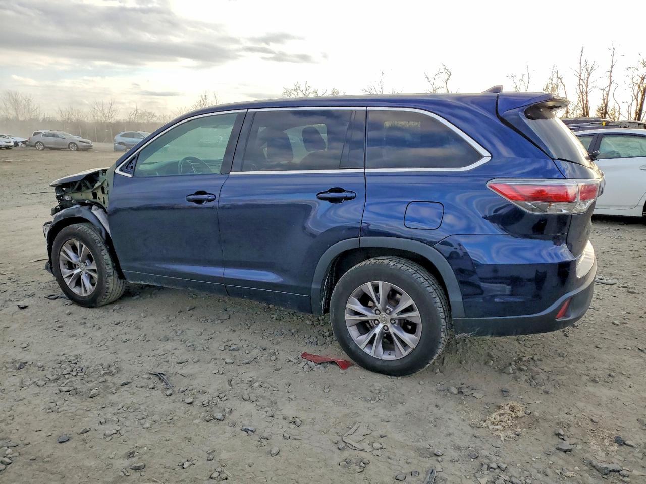 2015 TOYOTA HIGHLANDER