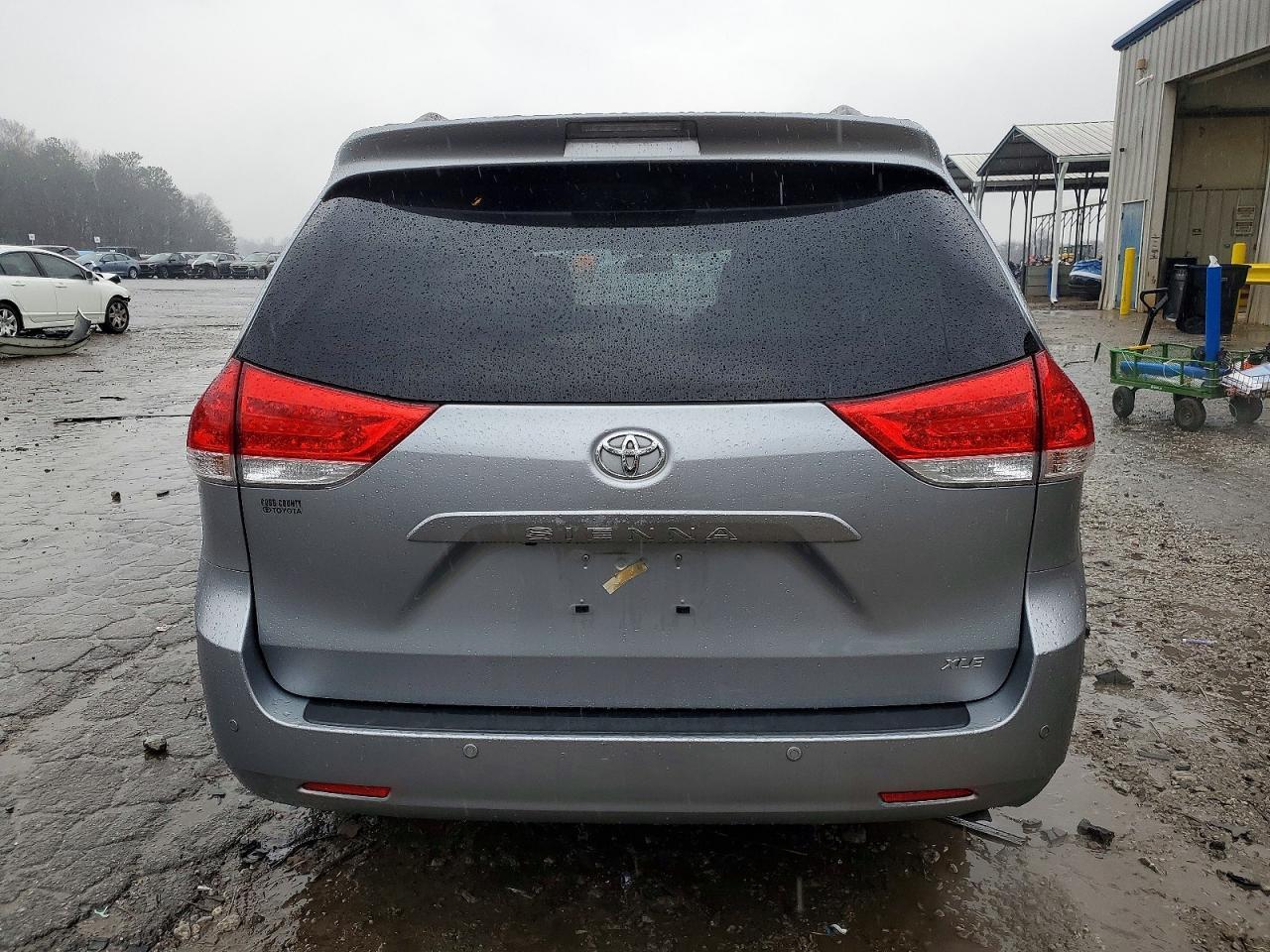 2014 TOYOTA SIENNA
