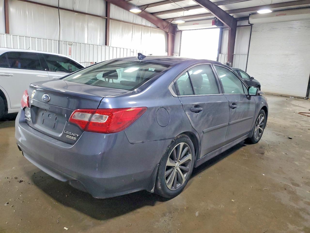 2017 SUBARU Legacy