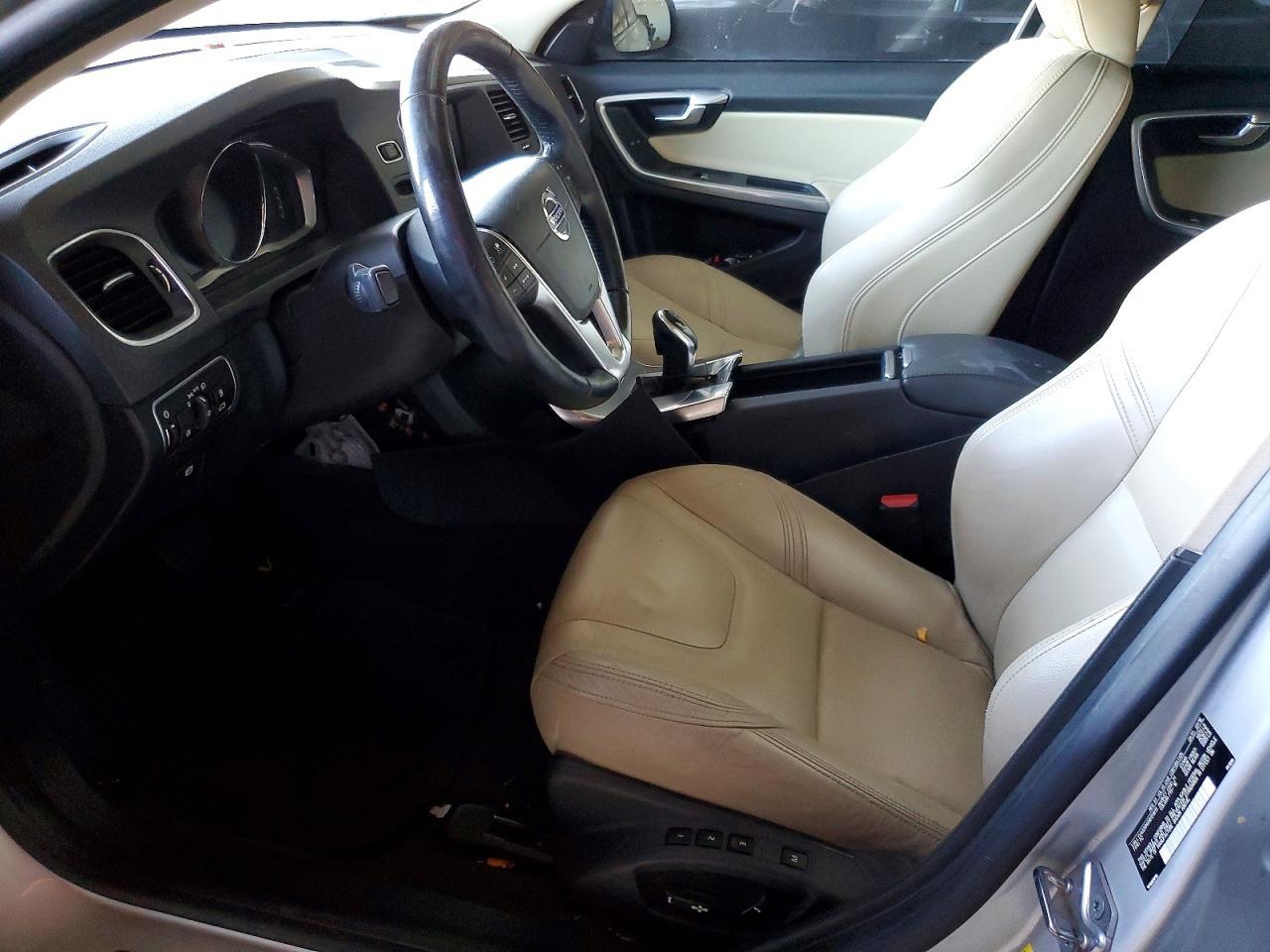 2017 VOLVO S60