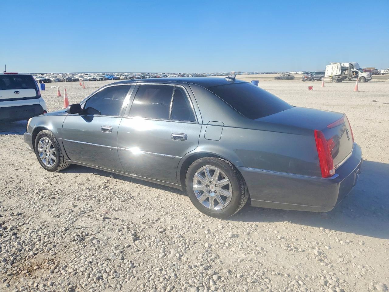 2011 CADILLAC DTS