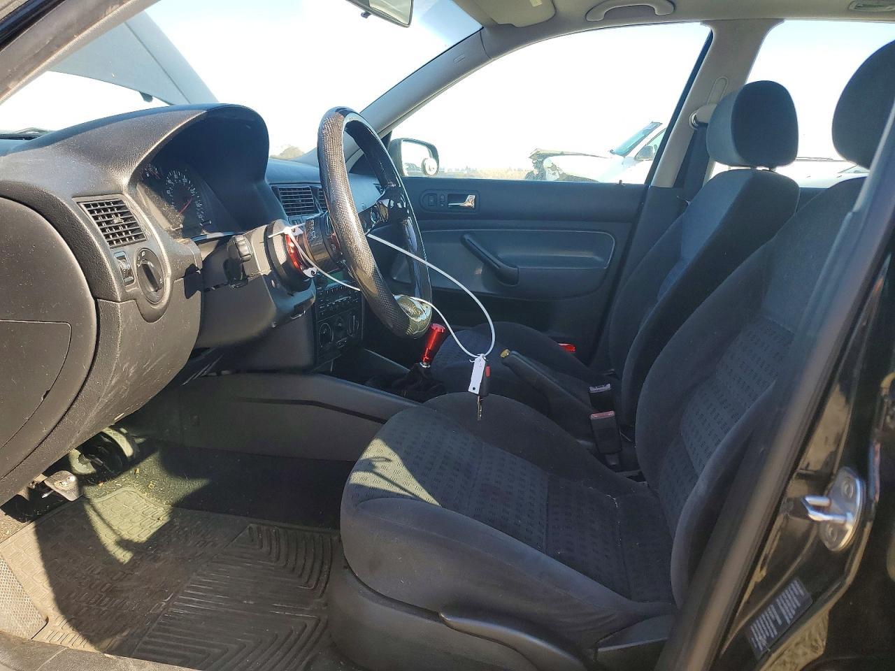 2002 VOLKSWAGEN GOLF