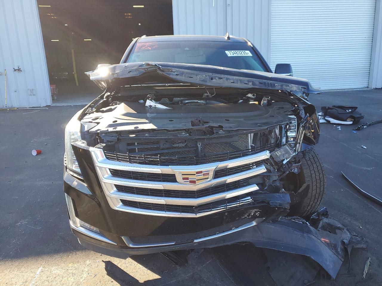 2017 CADILLAC Escalade ESV