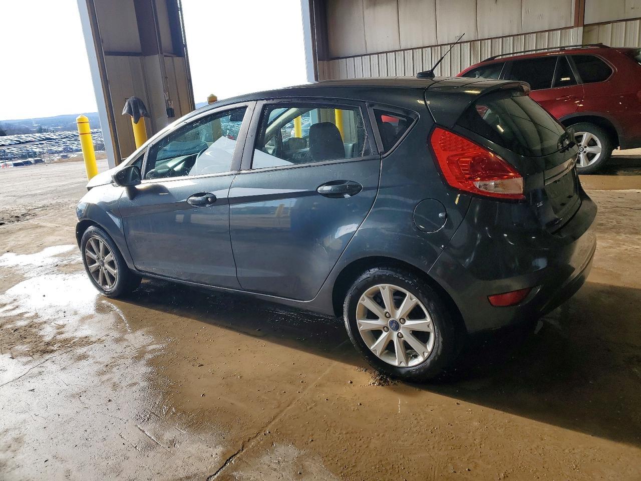2011 FORD Fiesta