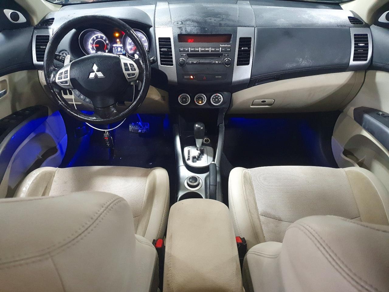 2013 MITSUBISHI outlander