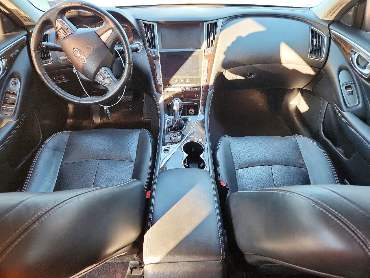 2016 INFINITI Q50