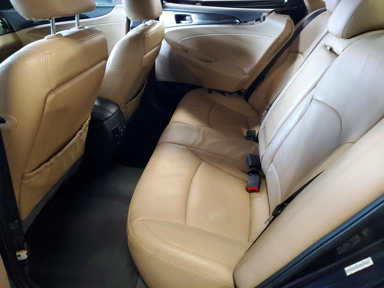 2011 HYUNDAI SONATA