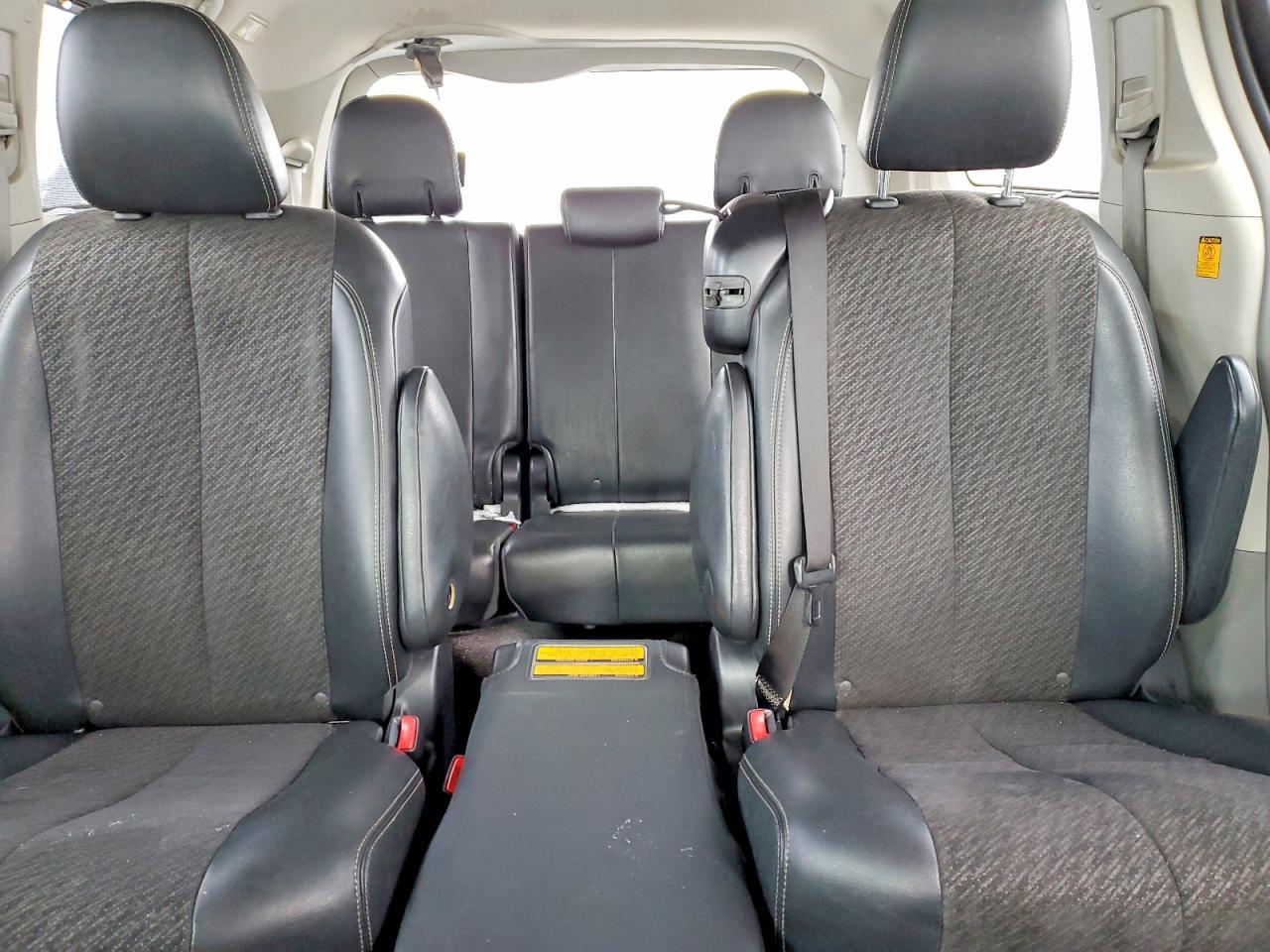 2013 TOYOTA SIENNA