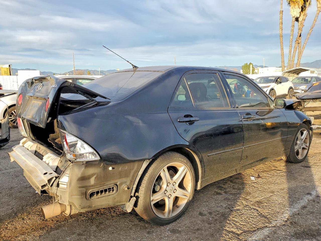 2001 LEXUS IS 300